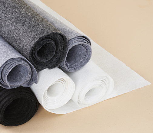 Tecido não tecido perfurado por agulha